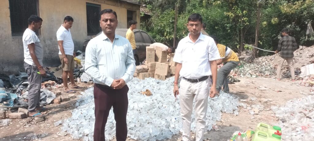 दरभंगा में 1830 लीटर से अधिक शराब नष्ट दरभंगा में 1830 लीटर से अधिक शराब नष्ट