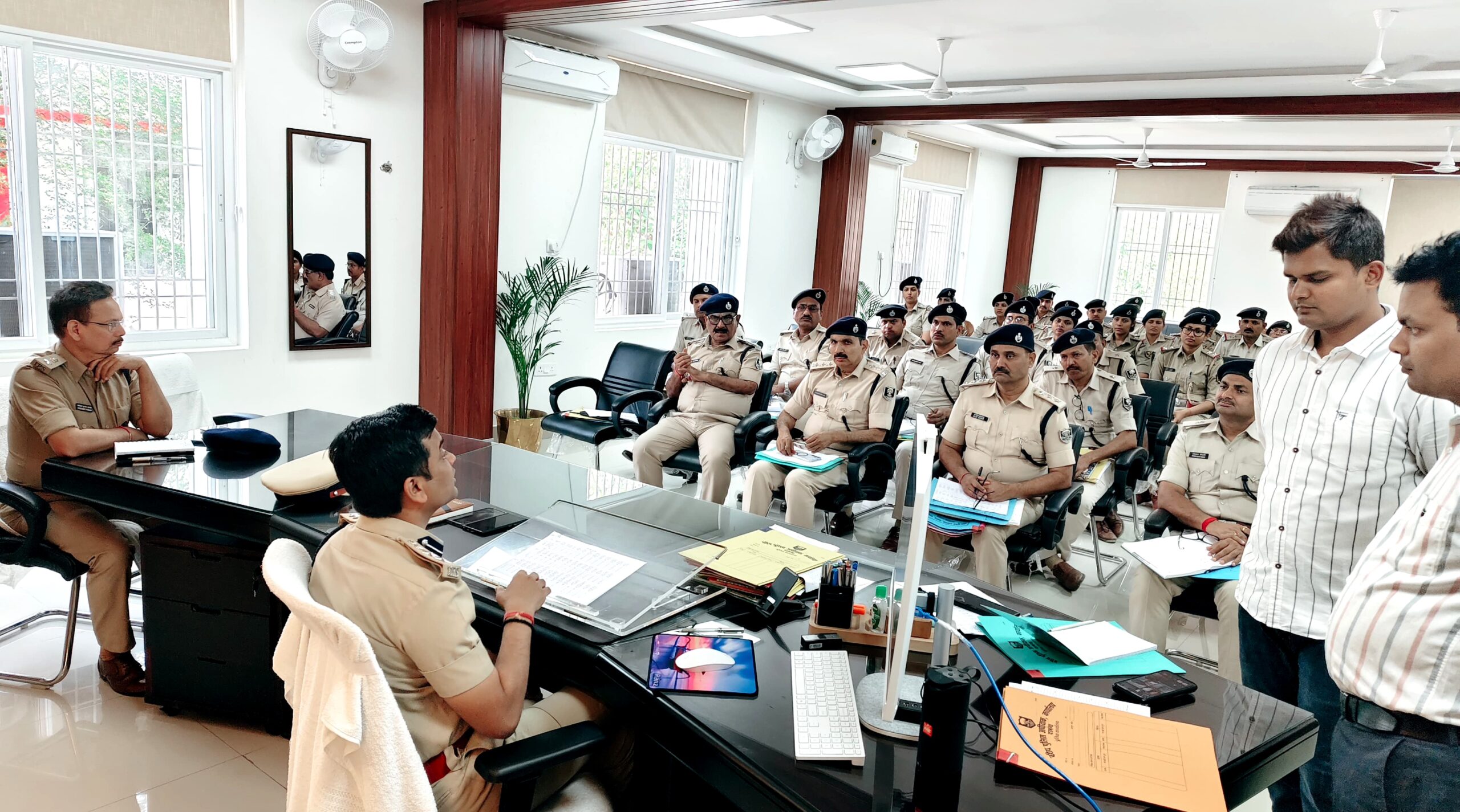 दरभंगा में SSP की सख्त बैठक, 300 दिन पुराने केस जल्द निपटाने का आदेश