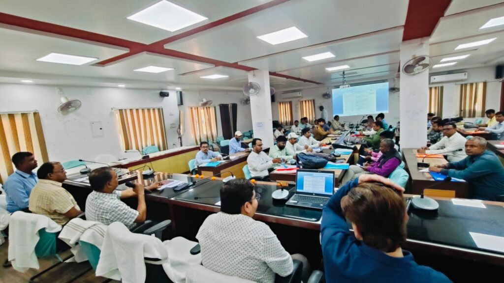 दरभंगा में जनगणना 2027 की तैयारी शुरू, फील्ड ट्रेनरों को दिया गया प्रशिक्षण दरभंगा में जनगणना 2027 की तैयारी शुरू, फील्ड ट्रेनरों को दिया गया प्रशिक्षण