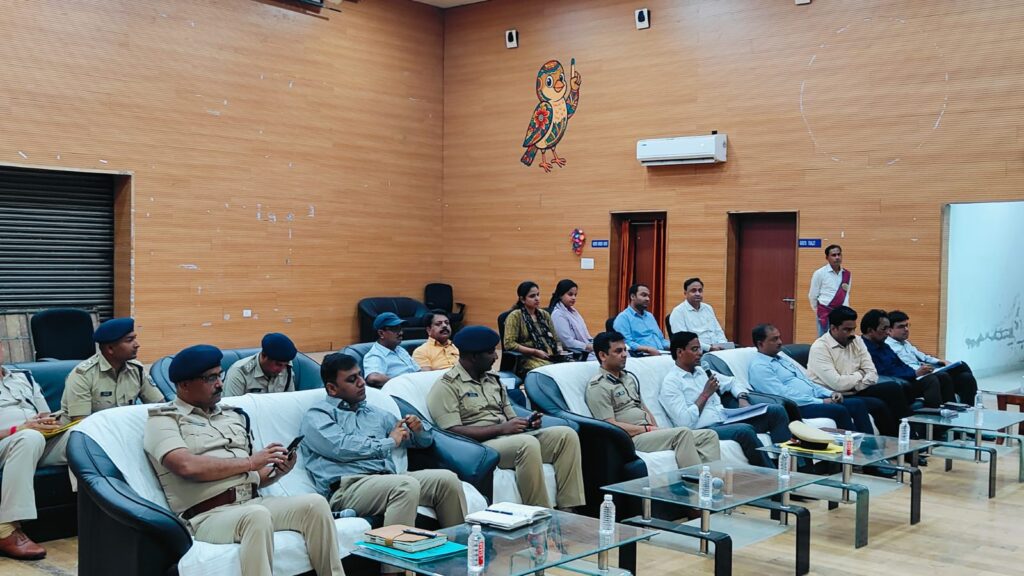 दरभंगा में रामनवमी पर हाई अलर्ट: ड्रोन-CCTV से निगरानी, अफवाह फैलाने वालों पर सख्त कार्रवाई दरभंगा में रामनवमी पर हाई अलर्ट: ड्रोन-CCTV से निगरानी, अफवाह फैलाने वालों पर सख्त कार्रवाई