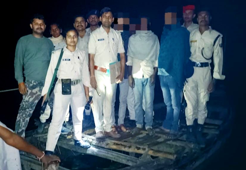 दरभंगा पुलिस का बड़ा एक्शन: 24 घंटे में 30 गिरफ्तार दरभंगा पुलिस का बड़ा एक्शन: 24 घंटे में 30 गिरफ्तार