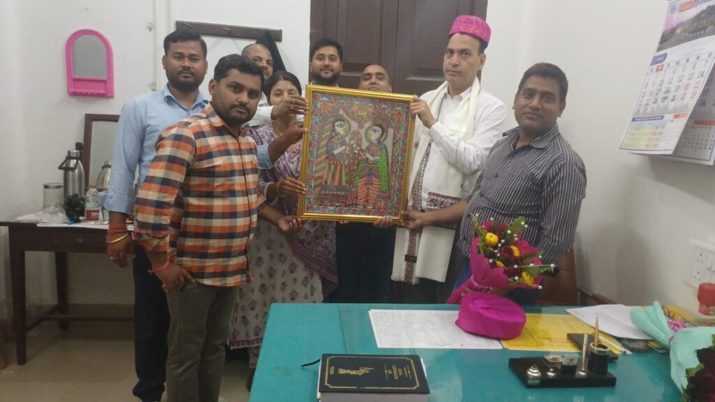 दरभंगा कोर्ट में भावुक विदाई: एक्साइज कोर्ट-2 के जज रविशंकर कुमार का हुआ सम्मान दरभंगा कोर्ट में भावुक विदाई: एक्साइज कोर्ट-2 के जज रविशंकर कुमार का हुआ सम्मान