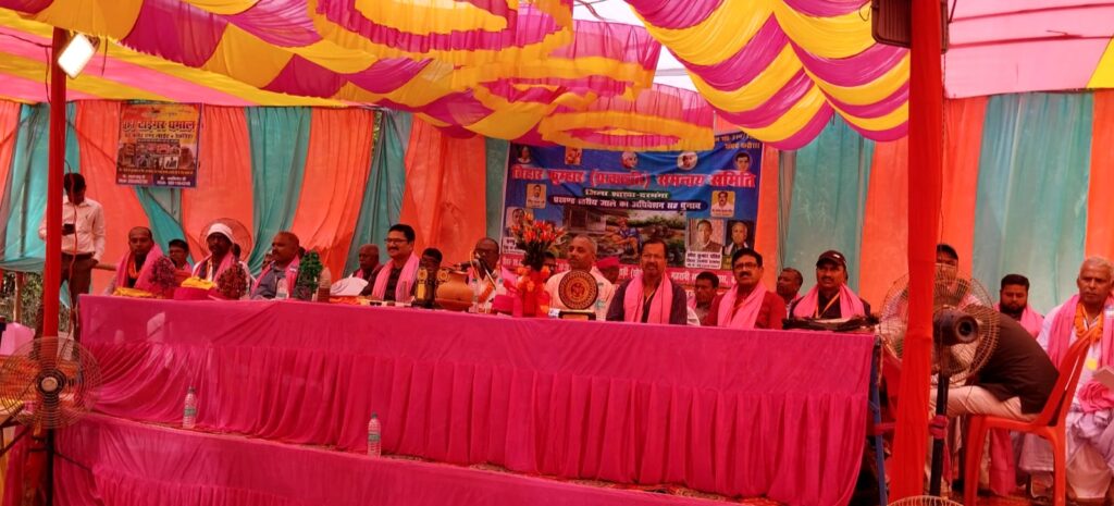 जाले में प्रजापति समाज की बैठक, मेधावी छात्रों का सम्मान जाले में प्रजापति समाज की बैठक, मेधावी छात्रों का सम्मान