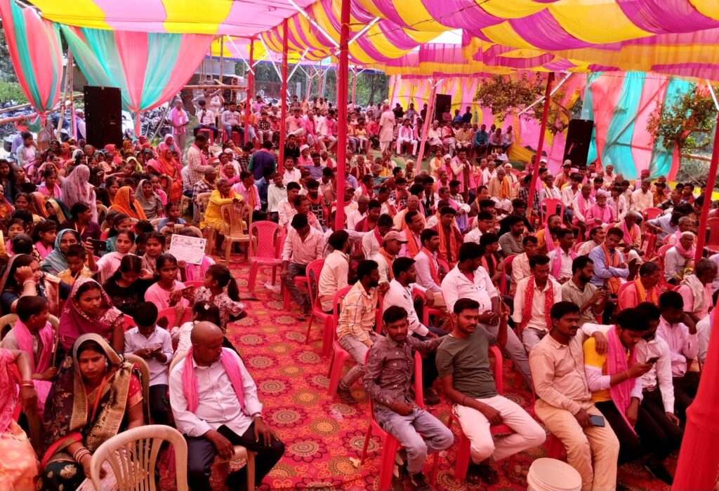 जाले में प्रजापति समाज की बैठक, मेधावी छात्रों का सम्मान जाले में प्रजापति समाज की बैठक, मेधावी छात्रों का सम्मान