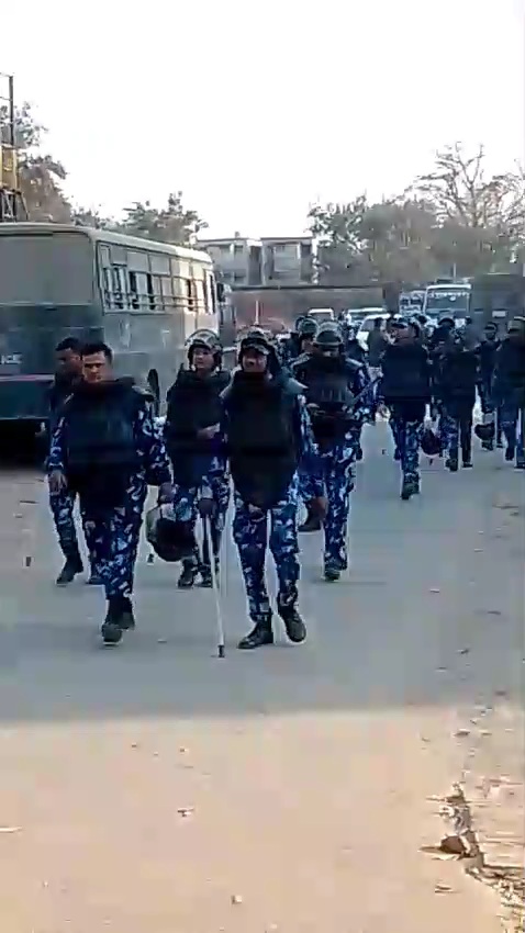 दरभंगा में हाई अलर्ट, होली पर पुलिस का फ्लैग मार्च दरभंगा में हाई अलर्ट, होली पर पुलिस का फ्लैग मार्च