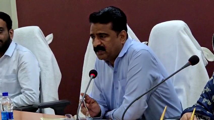 दरभंगा नगर निगम बजट 2026: बैठक में हंगामा, टैक्स और विकास पर तीखी बहस दरभंगा नगर निगम बजट 2026: बैठक में हंगामा, टैक्स और विकास पर तीखी बहस
