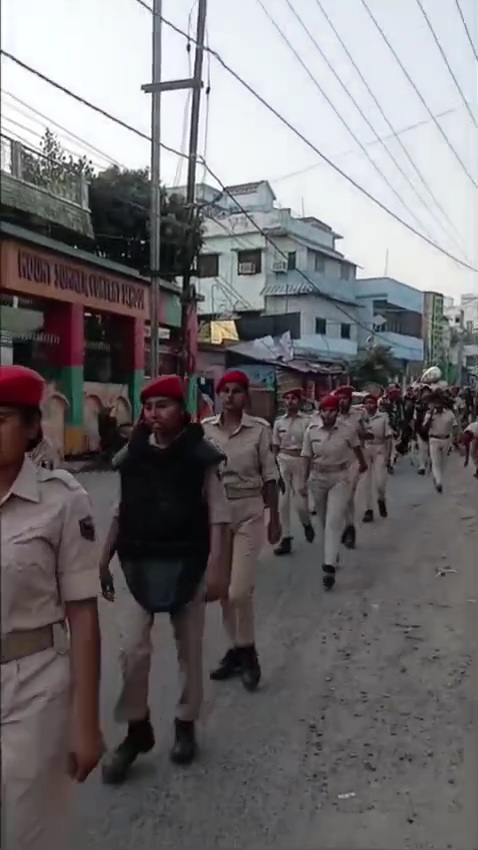 दरभंगा में फ्लैग मार्च, रामनवमी पर पुलिस अलर्ट दरभंगा में फ्लैग मार्च, रामनवमी पर पुलिस अलर्ट