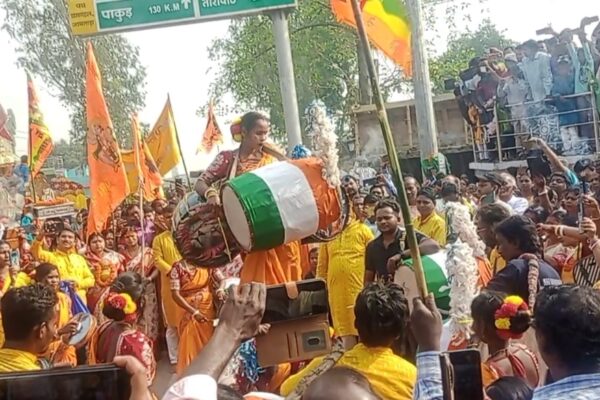 कलश यात्रा के साथ कुंडहित में चैती दुर्गा पूजा शुरू