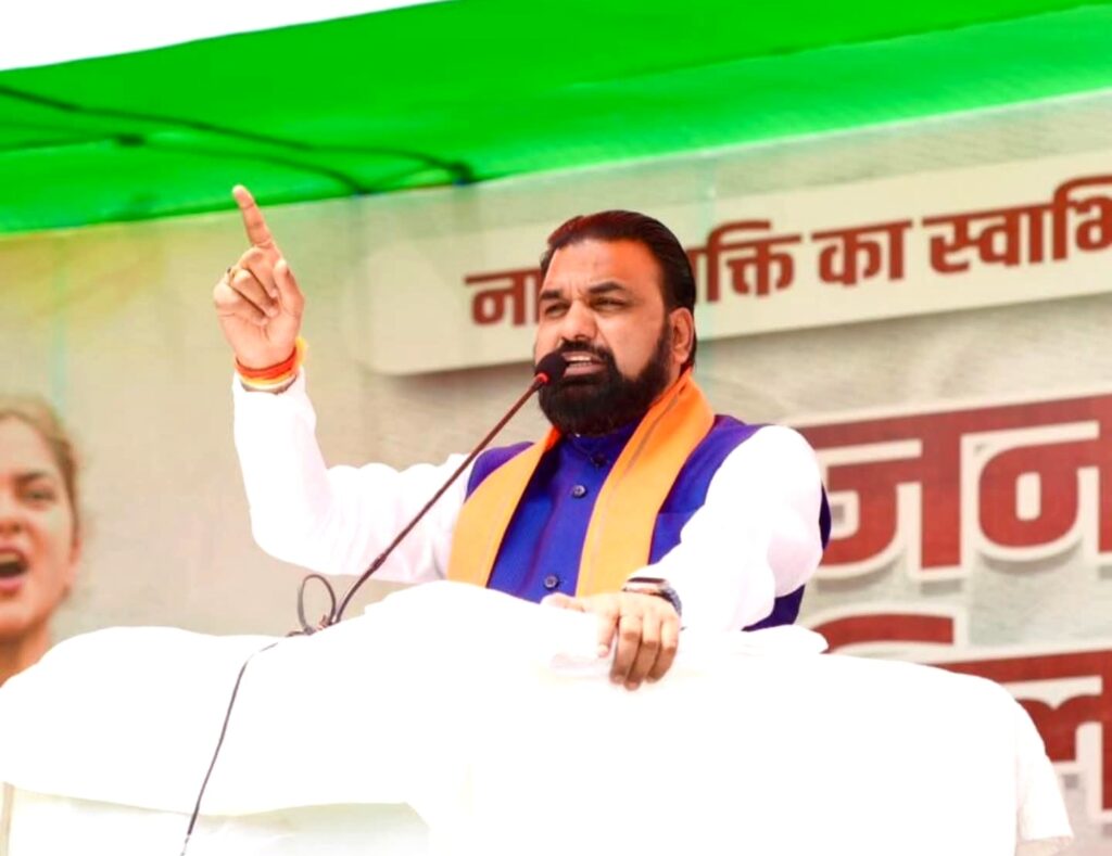 महिला वोट बैंक पर बड़ा दांव: सम्राट चौधरी का विपक्ष पर हमला महिला वोट बैंक पर बड़ा दांव: सम्राट चौधरी का विपक्ष पर हमला