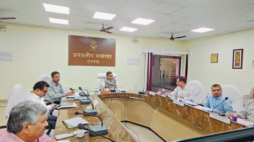 दरभंगा रोड प्रोजेक्ट अपडेट: सड़क निर्माण, CCTV और सेफ्टी पर बड़ा फैसला दरभंगा रोड प्रोजेक्ट अपडेट: सड़क निर्माण, CCTV और सेफ्टी पर बड़ा फैसला