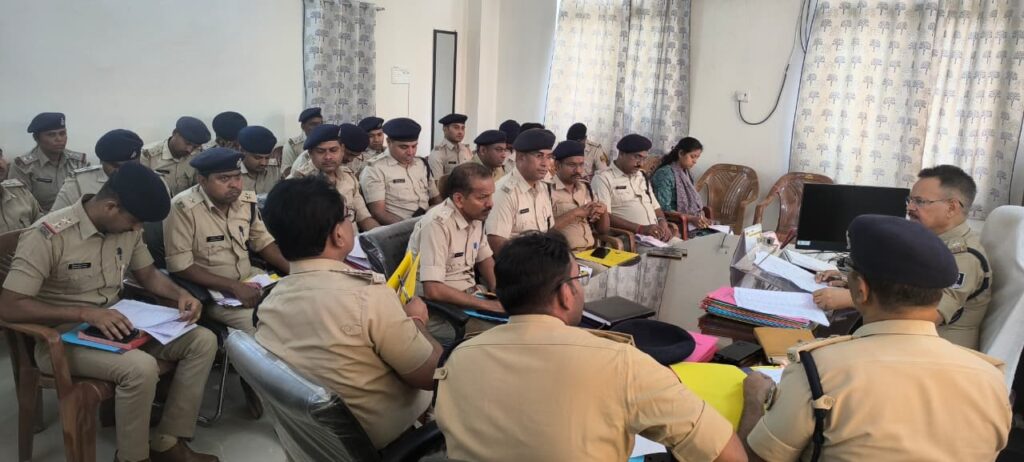दरभंगा में अपराध पर सख्ती, नगर SP ने थानों को दिए सख्त निर्देश दरभंगा में अपराध पर सख्ती, नगर SP ने थानों को दिए सख्त निर्देश