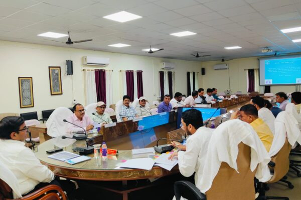 दरभंगा प्रमंडल में सड़कों पर सख्ती, आयुक्त ने दिए गुणवत्ता के निर्देश