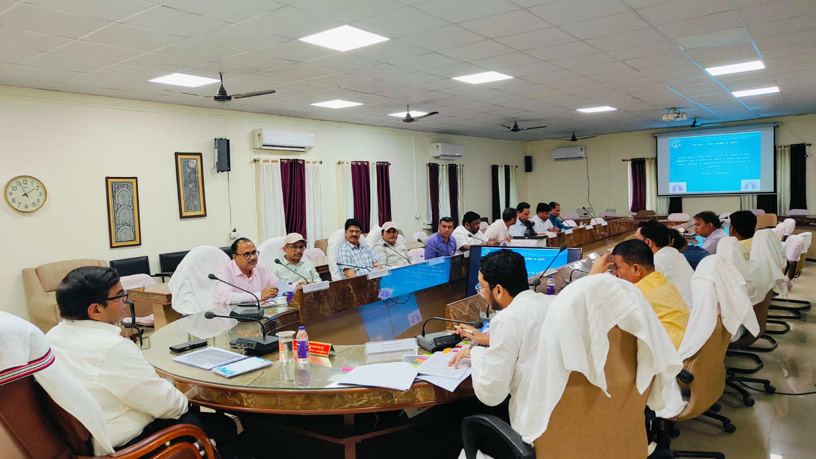 दरभंगा प्रमंडल में सड़कों पर सख्ती, आयुक्त ने दिए गुणवत्ता के निर्देश दरभंगा प्रमंडल में सड़कों पर सख्ती, आयुक्त ने दिए गुणवत्ता के निर्देश