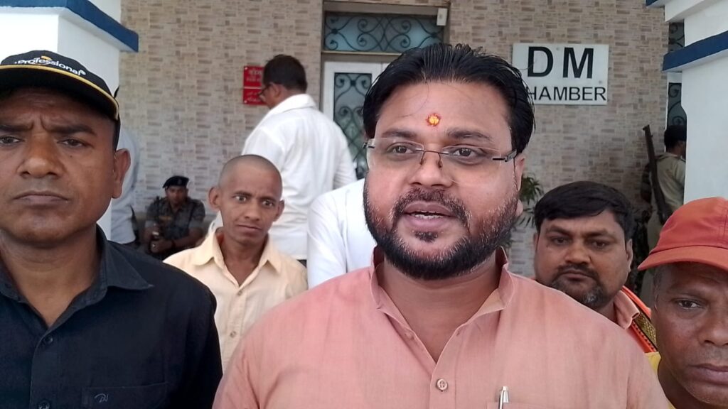 दरभंगा बैण्ड ट्रॉली विवाद: फिटनेस परमिट नहीं मिलने से हजारों कलाकारों की रोजी पर संकट