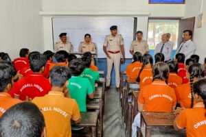 दरभंगा ट्रैफिक अवेयरनेस कैंपेन | स्कूल छात्रों को सड़क सुरक्षा प्रशिक्षण