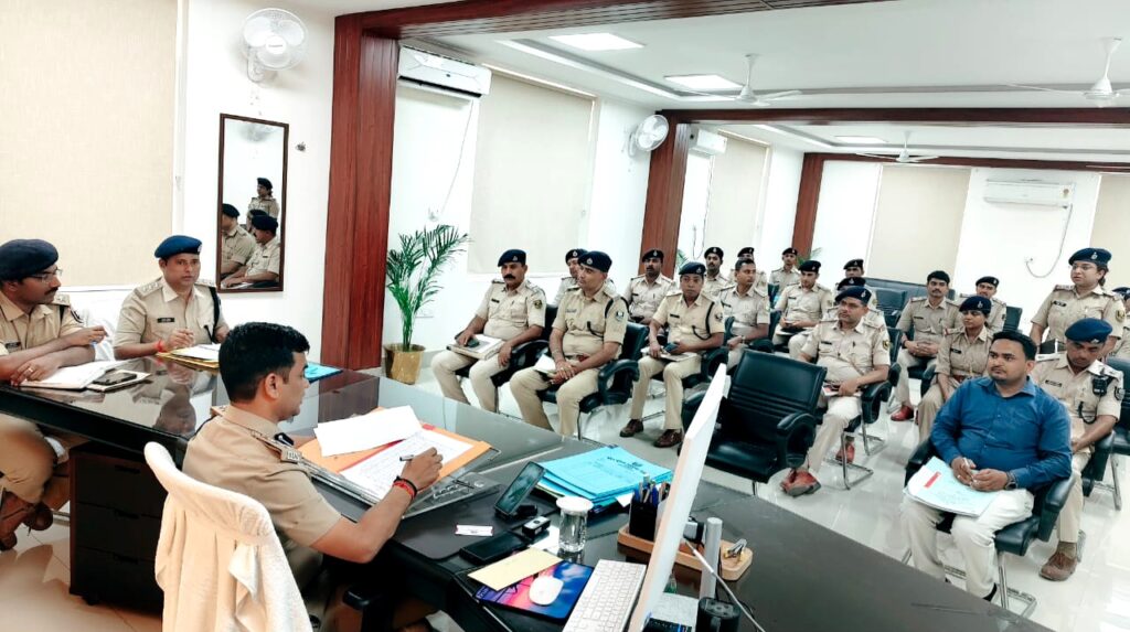 दरभंगा में SSP का बड़ा एक्शन: 7 दिन में चालान निपटाओ, रोजाना सख्त वाहन जांच दरभंगा में SSP का बड़ा एक्शन: 7 दिन में चालान निपटाओ, रोजाना सख्त वाहन जांच