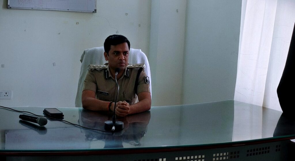 डायल-112 सेवा पर समीक्षा बैठक, रिस्पॉन्स टाइम सुधारने के निर्देश