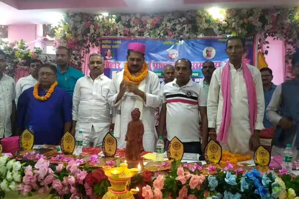 दरभंगा: प्रजापति समाज अधिवेशन में एकजुटता पर जोर, नई कमेटी का गठन