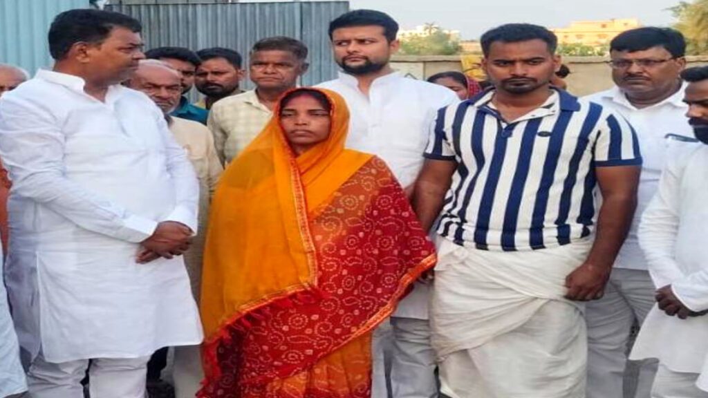 श्रवण राम हत्याकांड पर गरजे ललित यादव, परिवार के लिए नौकरी और 1 करोड़ मदद की मांग श्रवण राम हत्याकांड पर गरजे ललित यादव, परिवार के लिए नौकरी और 1 करोड़ मदद की मांग
