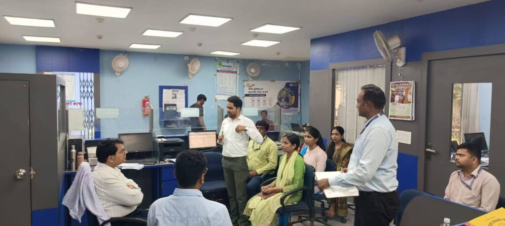 दरभंगा पहुंचे बिहार राज्य सहकारी बैंक के MD, शाखा से लेकर ई-कोर्ट और ई-स्टाम्प काउंटर तक की हुई बड़ी समीक्षा
