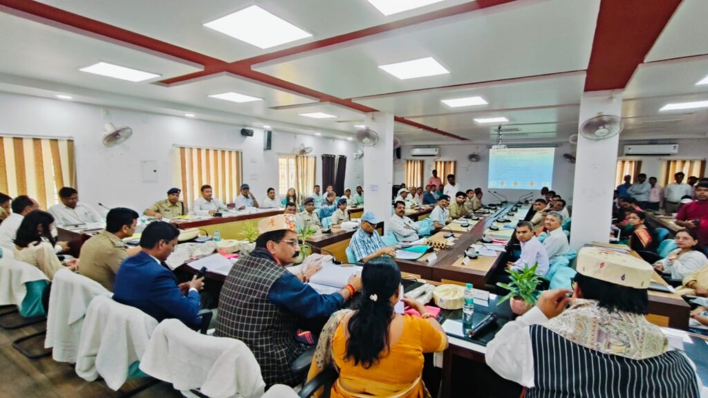 🚨 सड़क हादसे रोकने के लिए सख्ती, हेलमेट-सीटबेल्ट अनिवार्य