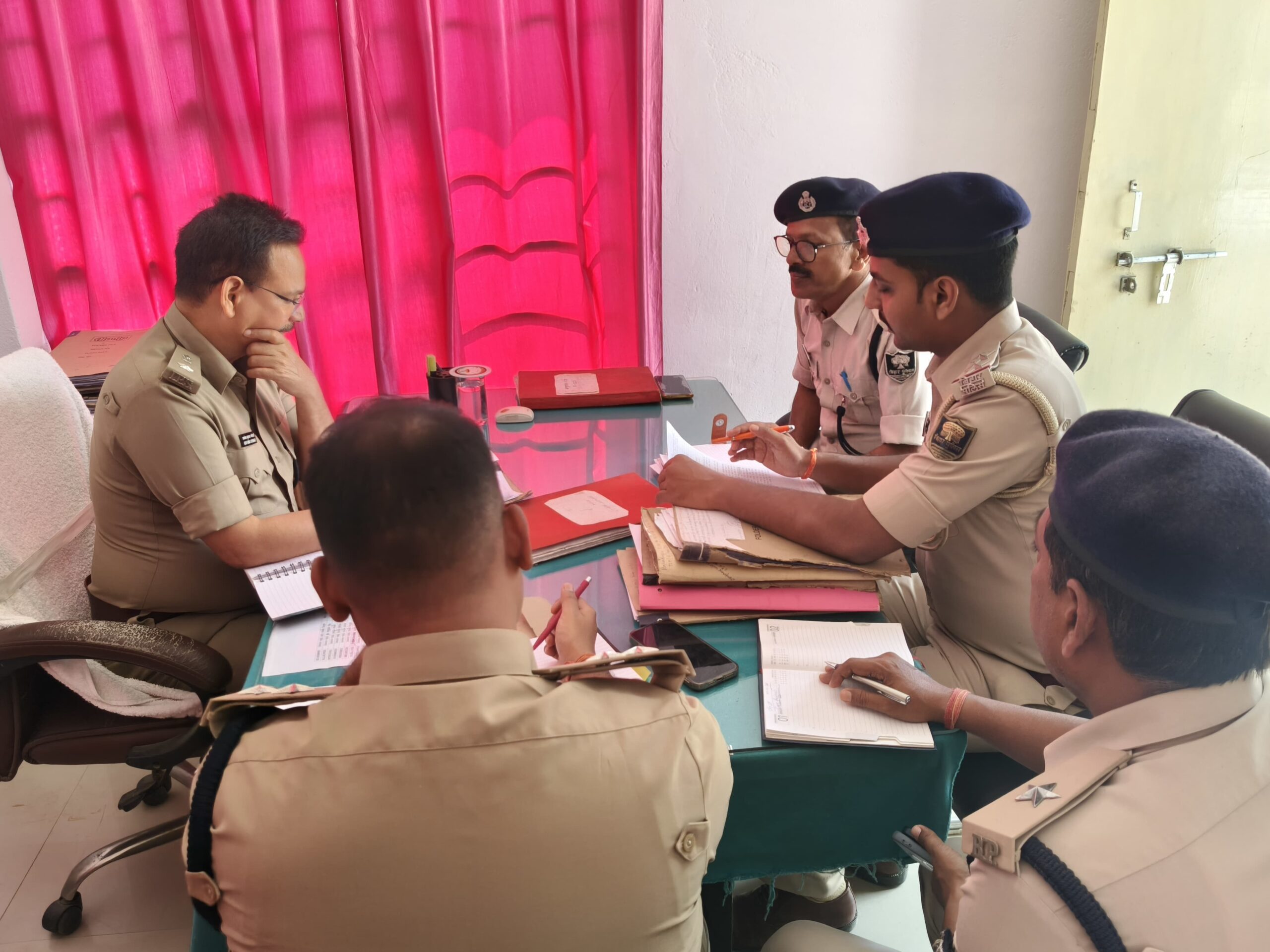 🚨 बहादुरपुर थाना में सख्ती, लंबित कांडों पर एक्शन