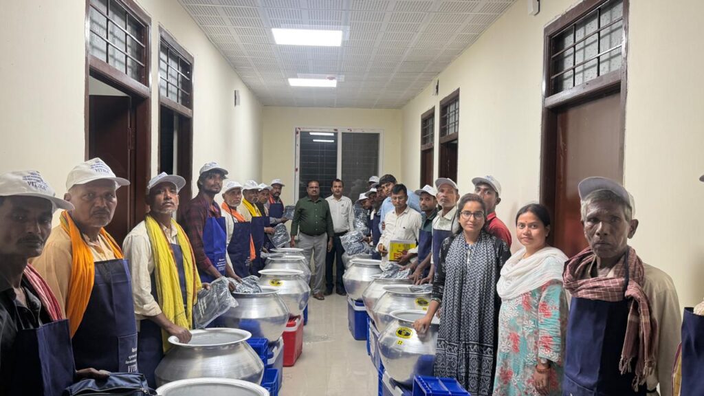 🚨 दरभंगा में मछुआरों को बड़ी सौगात, किट और जाल का वितरण