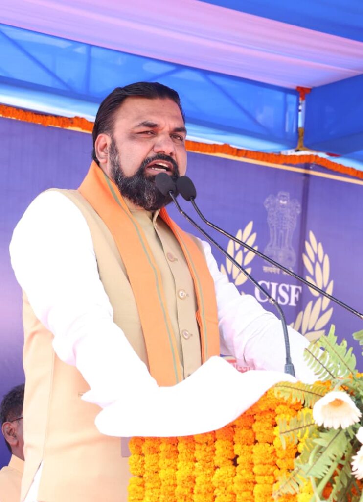 दरभंगा एयरपोर्ट अब CISF के हवाले, सम्राट चौधरी बोले- जल्द बनेगा इंटरनेशनल एयरपोर्ट! दरभंगा एयरपोर्ट अब CISF के हवाले, सम्राट चौधरी बोले- जल्द बनेगा इंटरनेशनल एयरपोर्ट!