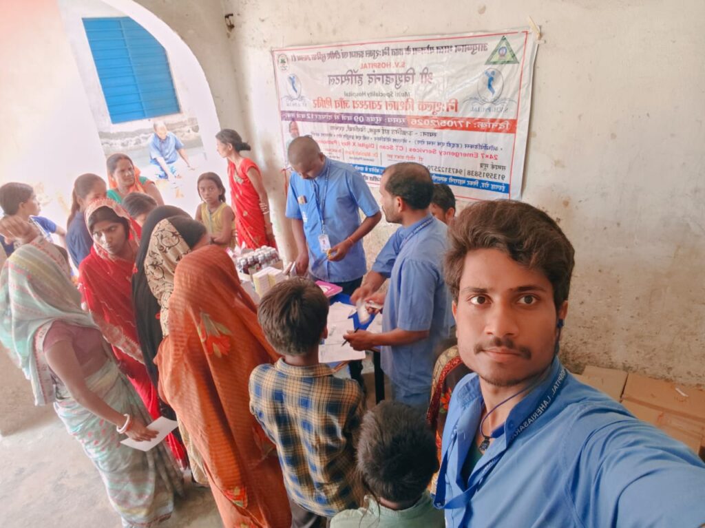 बिरनिया में लगा मेगा फ्री मेडिकल कैंप, 350+ मरीजों का हुआ इलाज बिरनिया में लगा मेगा फ्री मेडिकल कैंप, 350+ मरीजों का हुआ इलाज
