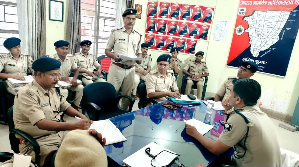 थाना में SSP का बड़ा एक्शन, लंबित कांडों पर सख्त समीक्षा थाना में SSP का बड़ा एक्शन, लंबित कांडों पर सख्त समीक्षा