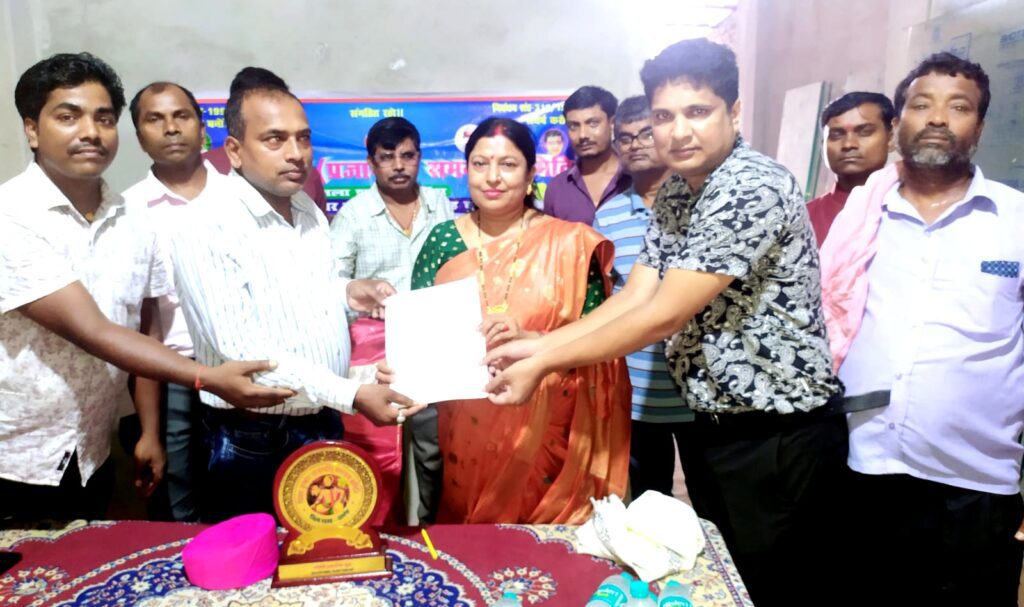 प्रजापति कुम्हार समाज के बने टेराकोटा भवन का सालों बाद भी नहीं हुआ उद्घाटन, जर्जर हालत पर फूटा गुस्सा