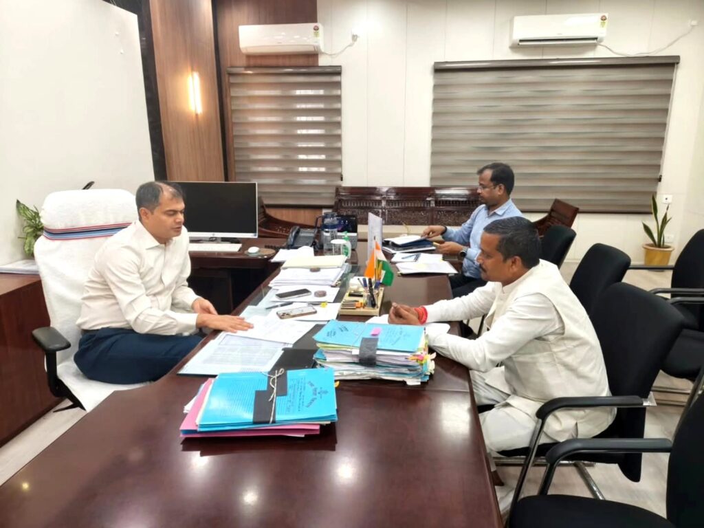 मनीगाछी में बीडी कॉलेज खोलने की उठी मांग, विधायक ने उच्च शिक्षा मंत्री को लिखा पत्र मनीगाछी में बीडी कॉलेज खोलने की उठी मांग, विधायक ने उच्च शिक्षा मंत्री को लिखा पत्र