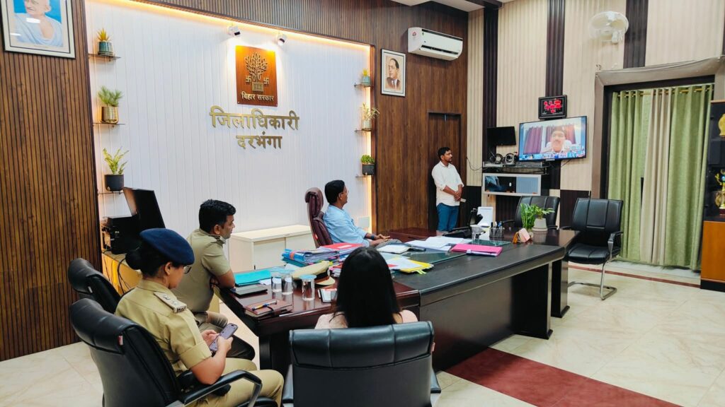 मुहर्रम पर्व को लेकर डीएम-एसएसपी की समीक्षा बैठक, सुरक्षा व्यवस्था सुदृढ़ करने के निर्देश मुहर्रम पर्व को लेकर डीएम-एसएसपी की समीक्षा बैठक, सुरक्षा व्यवस्था सुदृढ़ करने के निर्देश