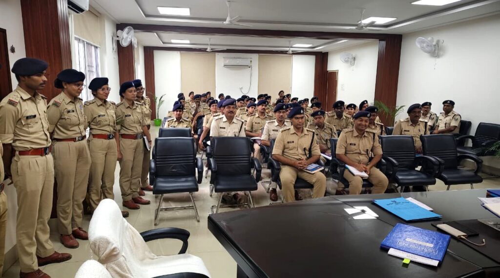 दरभंगा पुलिस की बड़ी समीक्षा बैठक, प्रशिक्षु दरोगाओं को दिए अहम निर्देश