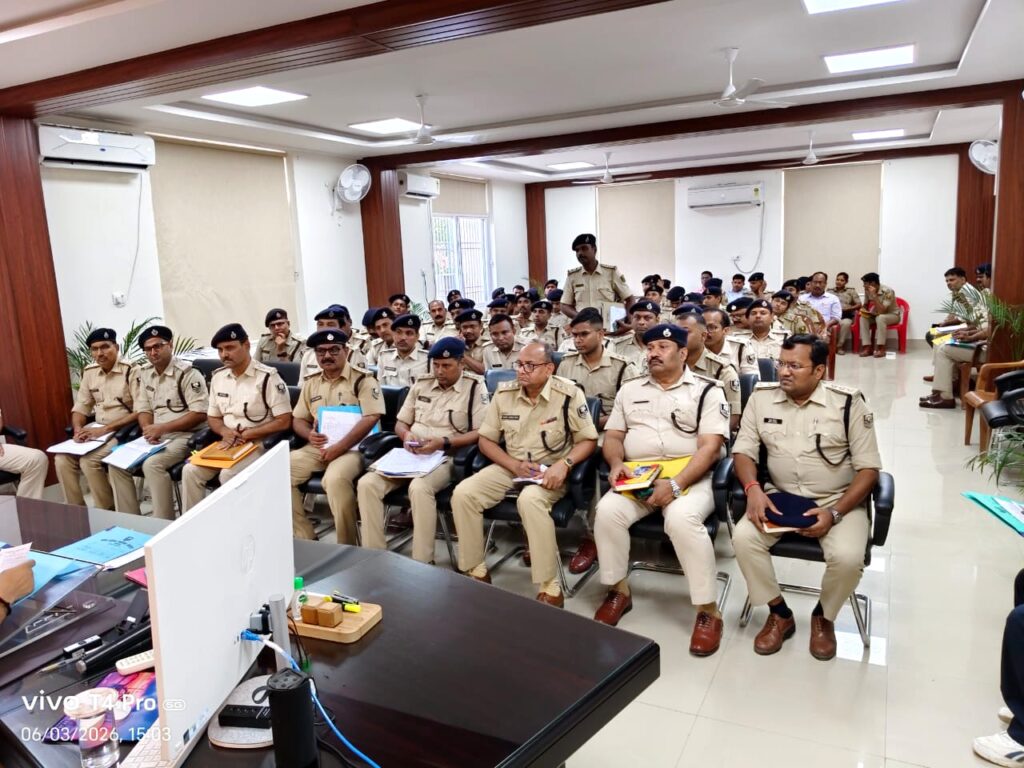 दरभंगा में SSP का बड़ा एक्शन, 14 थानाध्यक्षों को चेतावनी, 15 का वेतन रोका दरभंगा में SSP का बड़ा एक्शन, 14 थानाध्यक्षों को चेतावनी, 15 का वेतन रोका