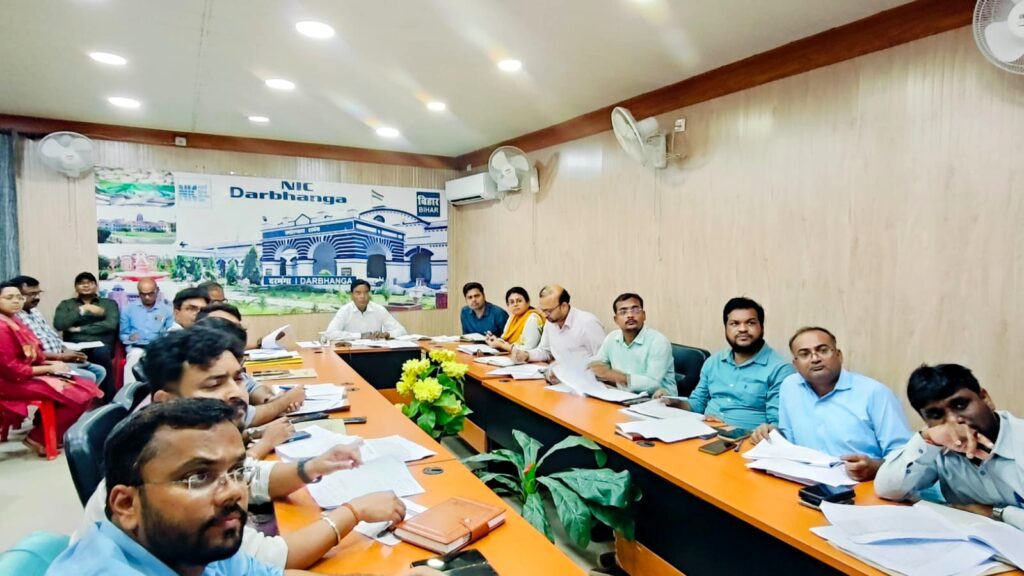 राजस्व कार्यों की हुई बड़ी समीक्षा, मंत्री डॉ. दिलीप जायसवाल ने दिए सख्त निर्देश