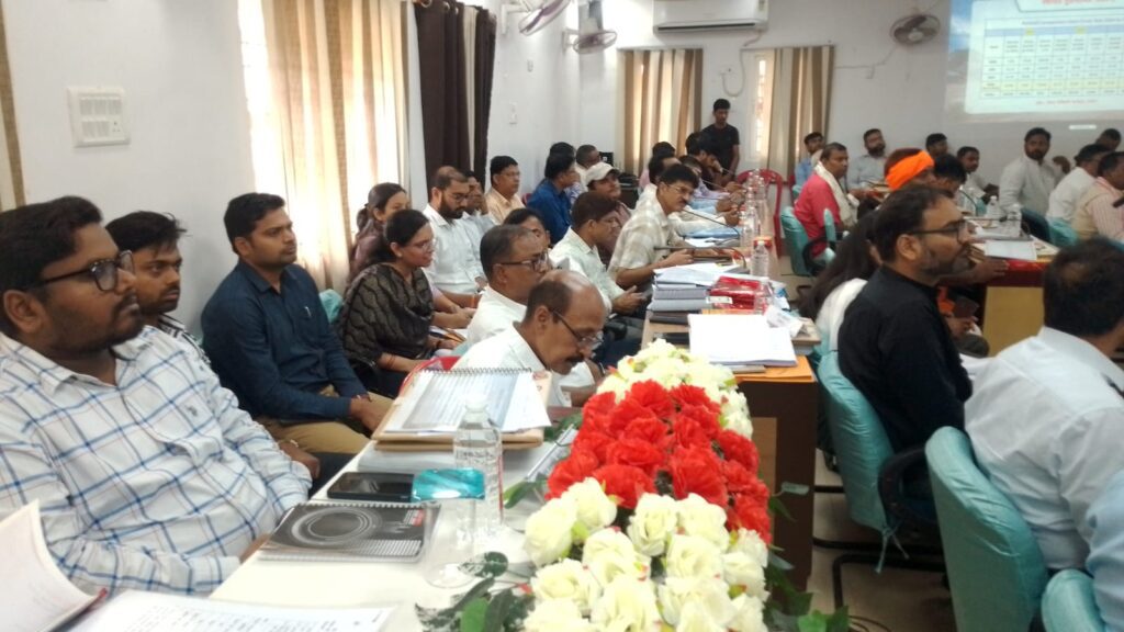 दरभंगा को बिहार में नंबर-1 बनाने का लक्ष्य, 20 सूत्री बैठक में विकास योजनाओं की व्यापक समीक्षा दरभंगा को बिहार में नंबर-1 बनाने का लक्ष्य, 20 सूत्री बैठक में विकास योजनाओं की व्यापक समीक्षा