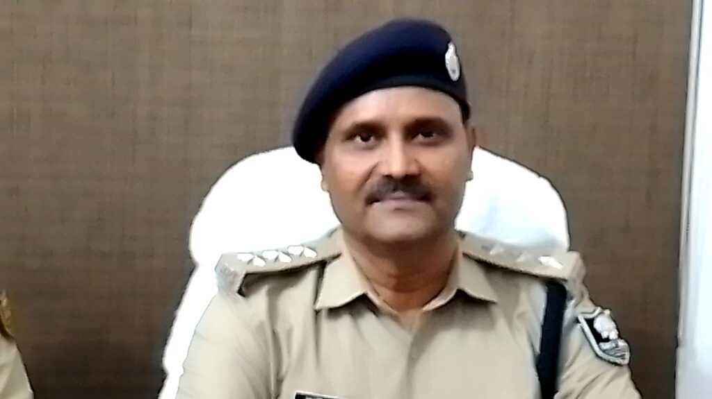 दरभंगा में यामाहा एजेंसी मैनेजर हत्या कांड में बड़ी कार्रवाई, एक आरोपी गिरफ्तार दरभंगा में यामाहा एजेंसी मैनेजर हत्या कांड में बड़ी कार्रवाई, एक आरोपी गिरफ्तार