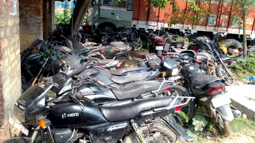 दरभंगा में 44 जब्त वाहनों की होगी नीलामी, 18 जून तक करें आवेदन दरभंगा में 44 जब्त वाहनों की होगी नीलामी, 18 जून तक करें आवेदन