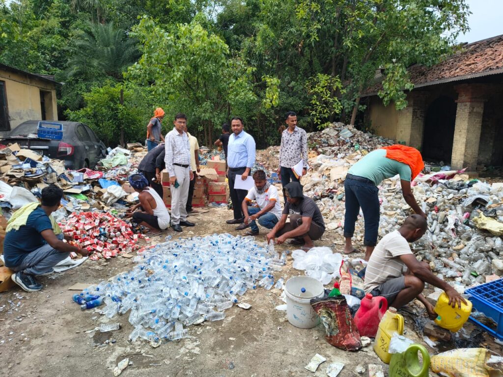 दरभंगा में 702 लीटर से अधिक जब्त शराब का विनष्टीकरण, मद्य निषेध विभाग की बड़ी कार्रवाई