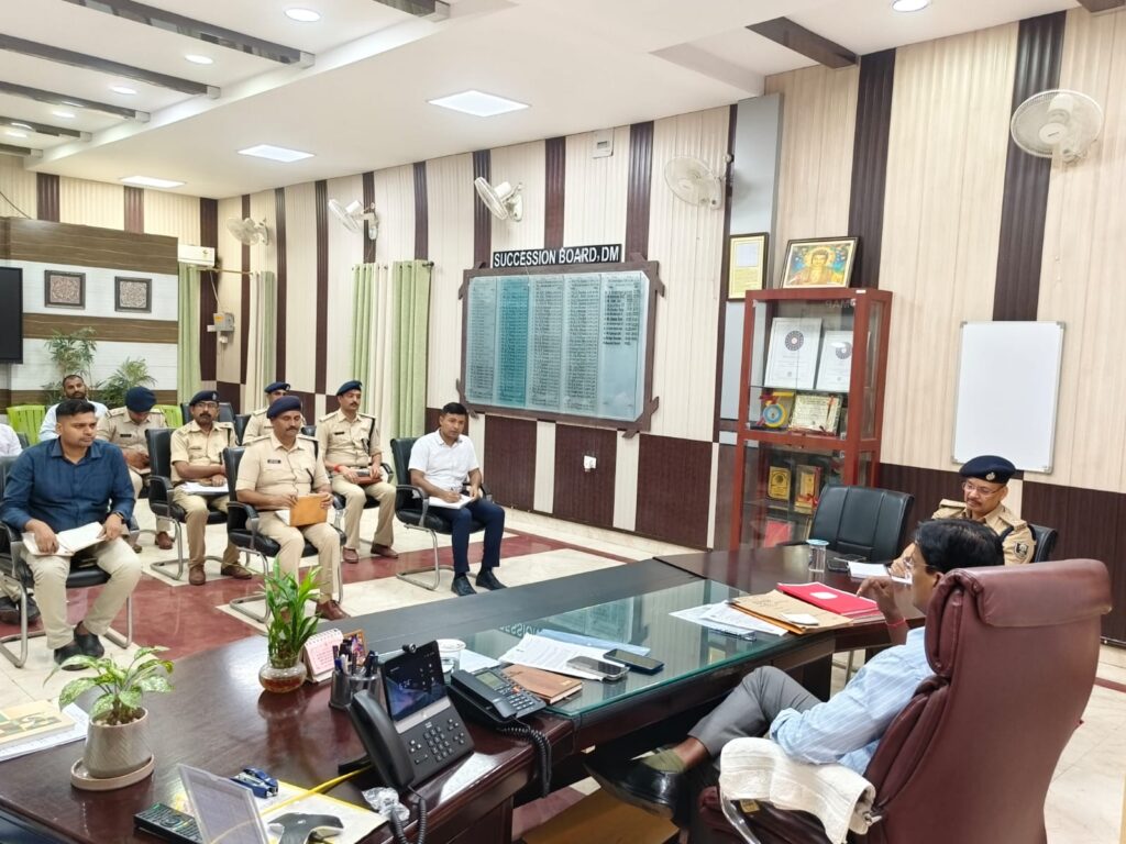 दरभंगा में ट्रैफिक सुधार की तैयारी, कर्पूरी चौक-दोनार चौक मार्ग पर बनेगी वन-वे व्यवस्था दरभंगा में ट्रैफिक सुधार की तैयारी, कर्पूरी चौक-दोनार चौक मार्ग पर बनेगी वन-वे व्यवस्था