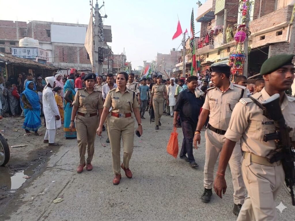 मुहर्रम पर्व को लेकर ग्रामीण एसपी का लगातार भ्रमण, संवेदनशील क्षेत्रों में बढ़ाई गई निगरानी मुहर्रम पर्व को लेकर ग्रामीण एसपी का लगातार भ्रमण, संवेदनशील क्षेत्रों में बढ़ाई गई निगरानी