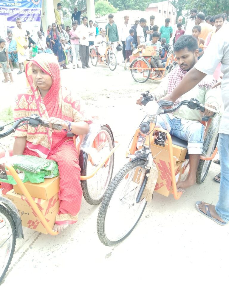केवटी में 48 दिव्यांगजनों को मिली मोटराइज्ड ट्राईसाइकिल, विधायक डॉ. मुरारी मोहन झा ने किया वितरण केवटी में 48 दिव्यांगजनों को मिली मोटराइज्ड ट्राईसाइकिल, विधायक डॉ. मुरारी मोहन झा ने किया वितरण
