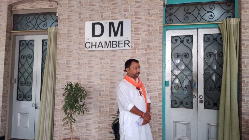 खुले नाले में युवक की मौत पर गरमाई राजनीति भाजपा ने मांगा ₹25 लाख मुआवजा खुले नाले में युवक की मौत पर गरमाई राजनीति भाजपा ने मांगा ₹25 लाख मुआवजा
