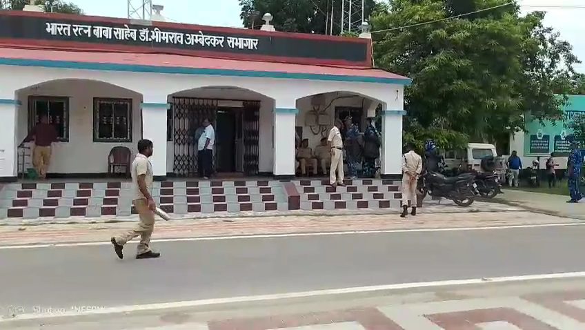 रेणू देवी बनीं जिला परिषद अध्यक्ष, सीता देवी गुट रहा अनुपस्थित अविश्वास प्रस्ताव के बाद रेणु देवी बनीं जिला परिषद अध्यक्ष, निर्विरोध चुनी गईं
