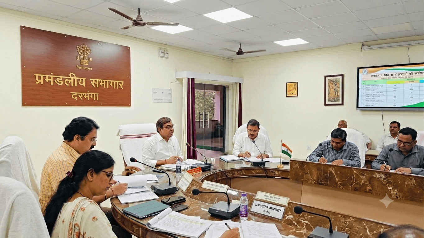 आयुक्त की दो टूक: स्कूलों में सुरक्षा, स्मार्ट सुविधाएं और गुणवत्तापूर्ण शिक्षा में लापरवाही बर्दाश्त नहीं आयुक्त की दो टूक: स्कूलों में सुरक्षा, स्मार्ट सुविधाएं और गुणवत्तापूर्ण शिक्षा में लापरवाही बर्दाश्त नहीं