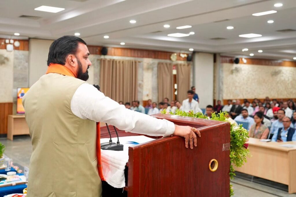 बिहार में शुरू हुई हेलीकॉप्टर सेवा, अब ₹15,422 तक की सब्सिडी के साथ करें हवाई सफर बिहार में शुरू हुई हेलीकॉप्टर सेवा, अब ₹15,422 तक की सब्सिडी के साथ करें हवाई सफर
