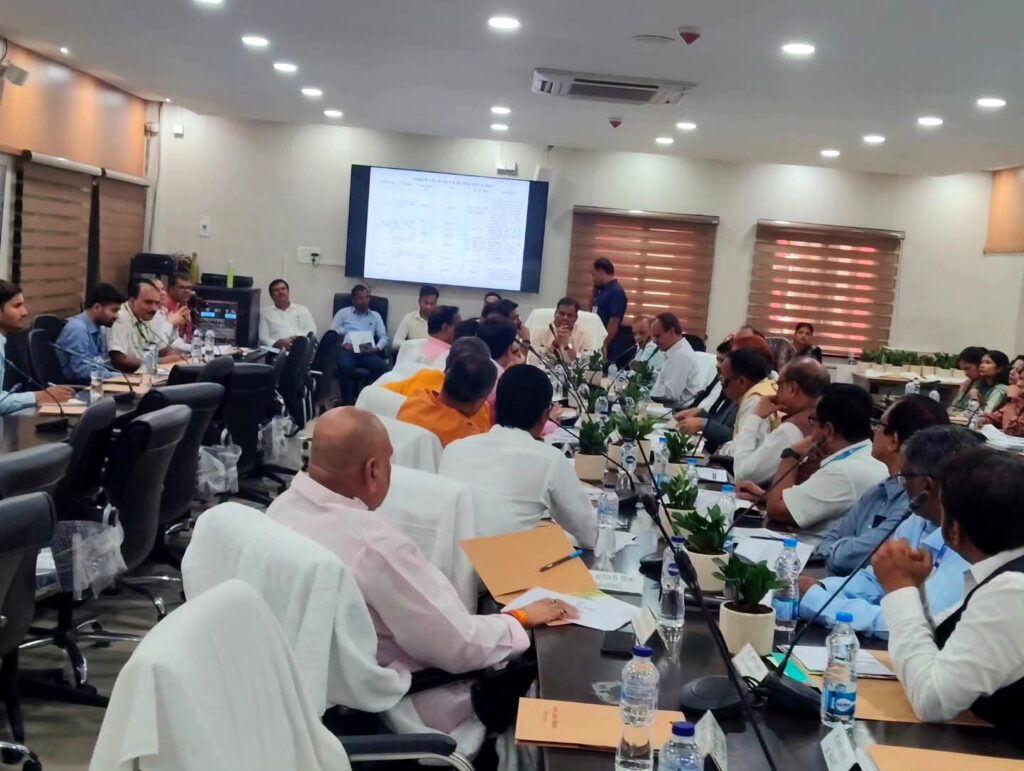बंद चीनी मिलों को चालू करने पर उच्चस्तरीय बैठक, विधायक राजेश कुमार मंडल हुए शामिल बंद चीनी मिलों को चालू करने पर उच्चस्तरीय बैठक, विधायक राजेश कुमार मंडल हुए शामिल