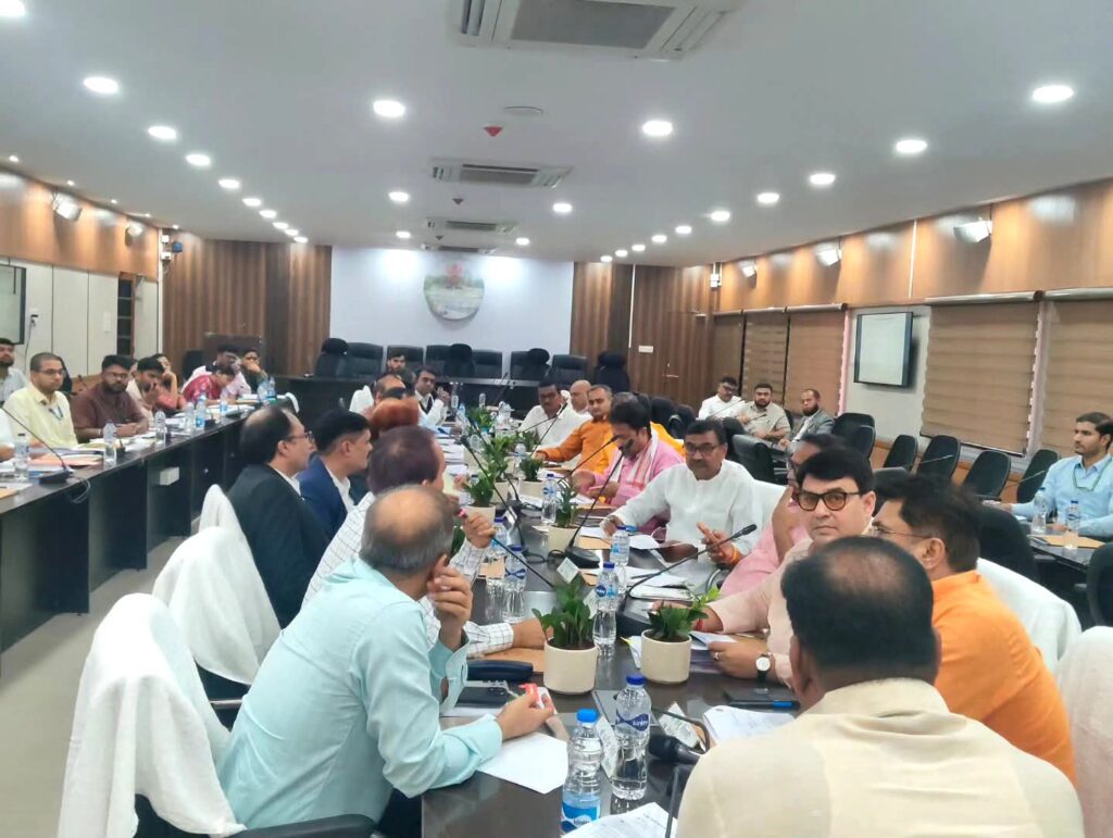 बंद चीनी मिलों को चालू करने पर उच्चस्तरीय बैठक, विधायक राजेश कुमार मंडल हुए शामिल बंद चीनी मिलों को चालू करने पर उच्चस्तरीय बैठक, विधायक राजेश कुमार मंडल हुए शामिल
