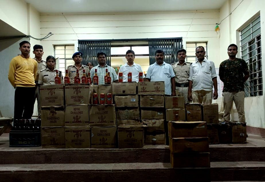 दरभंगा में बड़ी कार्रवाई: 615.960 लीटर विदेशी शराब और बीयर बरामद, पिकअप वाहन जब्त दरभंगा में बड़ी कार्रवाई: 615.960 लीटर विदेशी शराब और बीयर बरामद, पिकअप वाहन जब्त